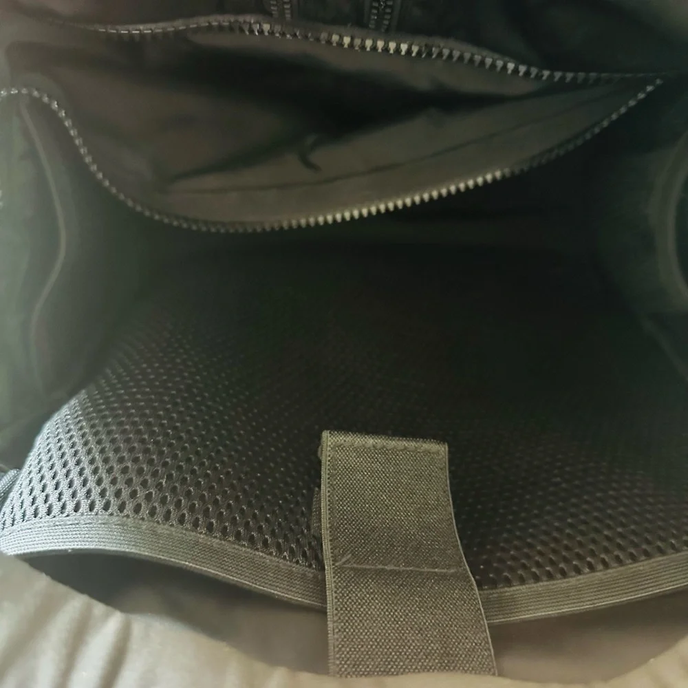 Dagne Dover Dakota Neoprene Backpack size medium in black - Picture 6 of 9